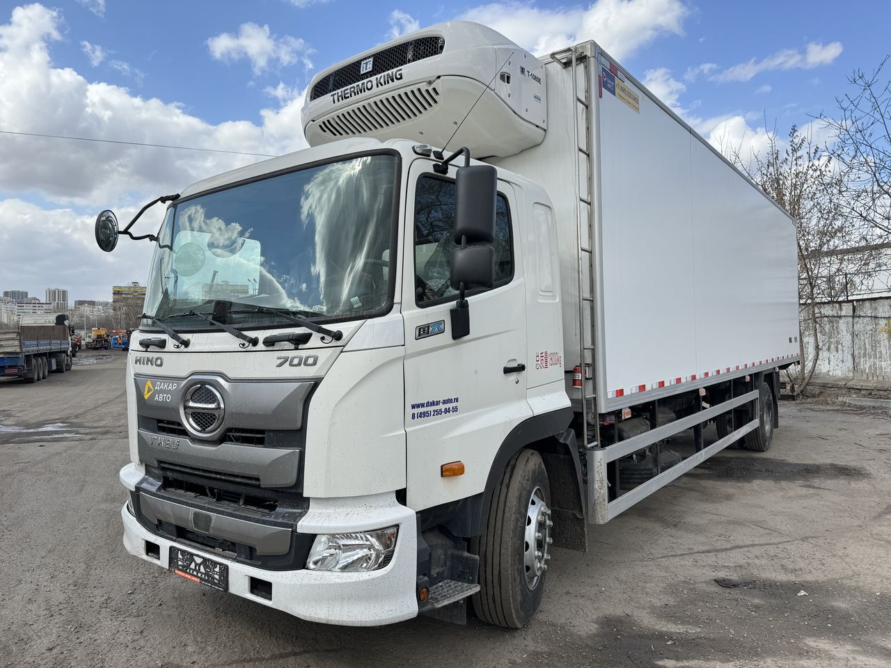HINO 700 (18т) 4×2 РЕФРИЖЕРАТОР ХОУ THERMO KING T-1080